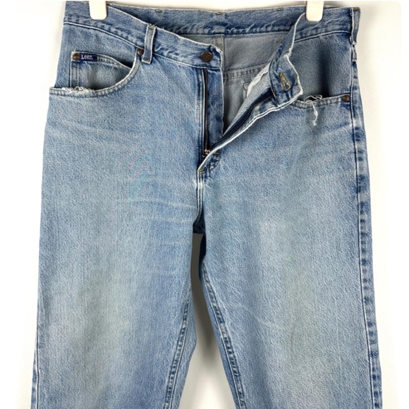 Vintage Lee High Rise Blue Jeans in a Light Blue Stone Wash • Ankle Cut • 36X30 - Picture 7 of 9